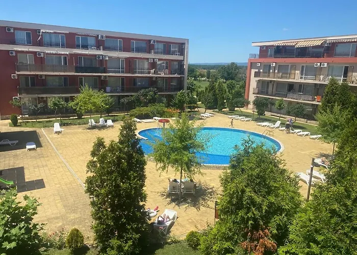 Pool View, 2 Bedroom Апартамент Слънчев бряг